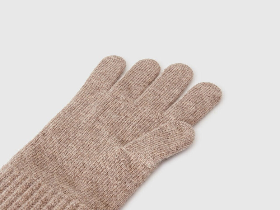 gloves in pure virgin wool