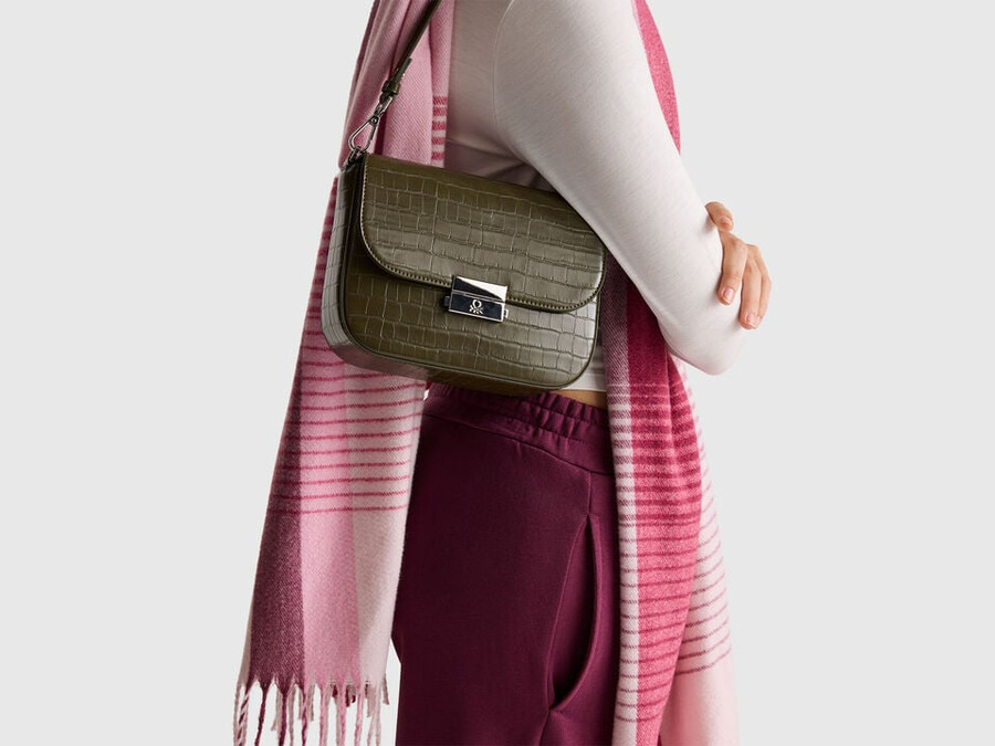 small green be bag with coconut print