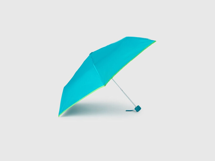 green umbrella