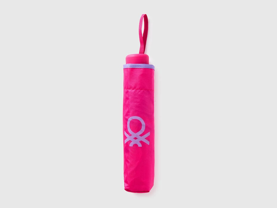 pink umbrella