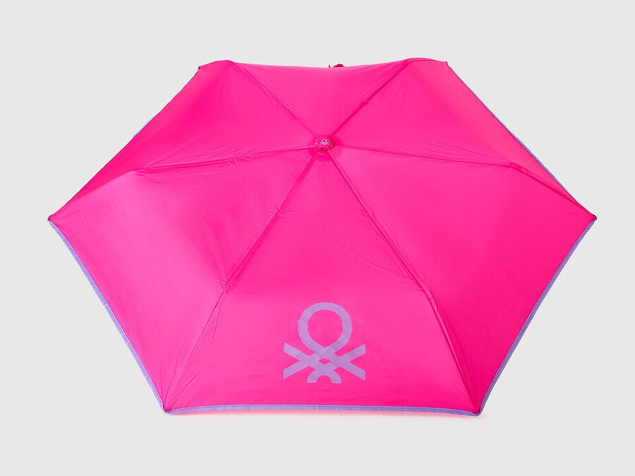 pink umbrella