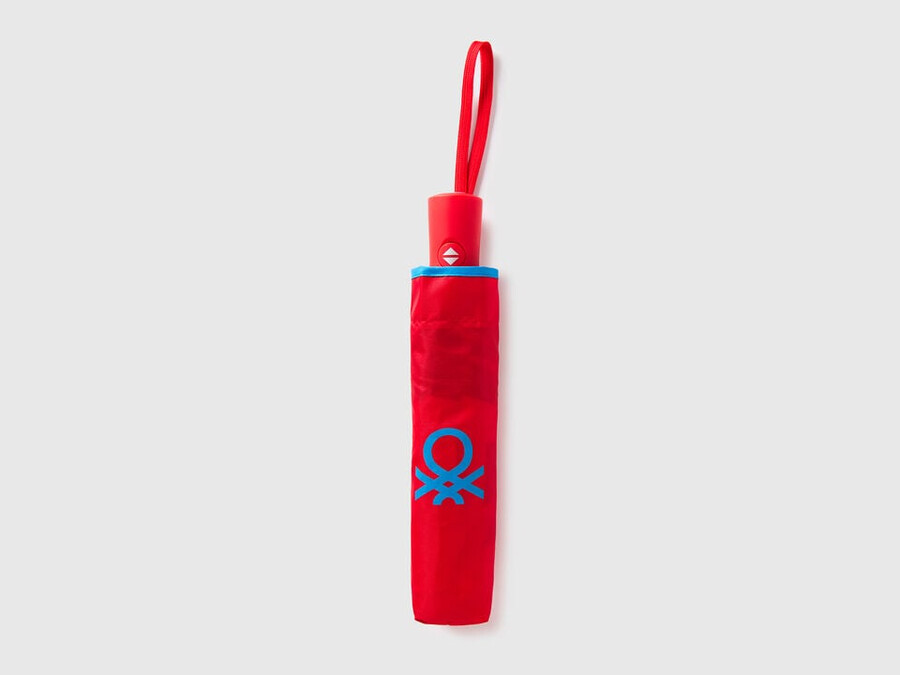 red umbrella