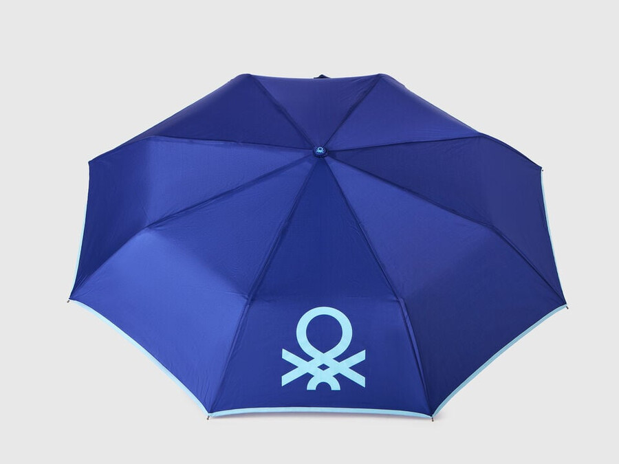 blue umbrella