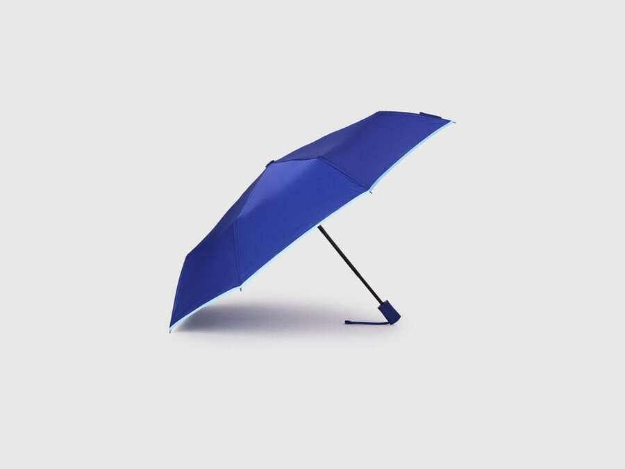 blue umbrella