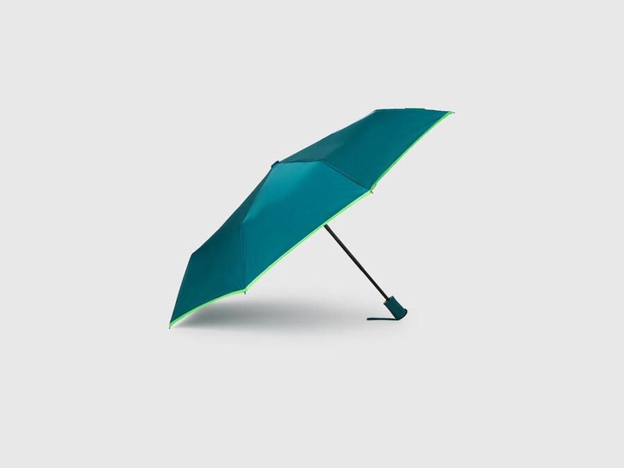 green umbrella