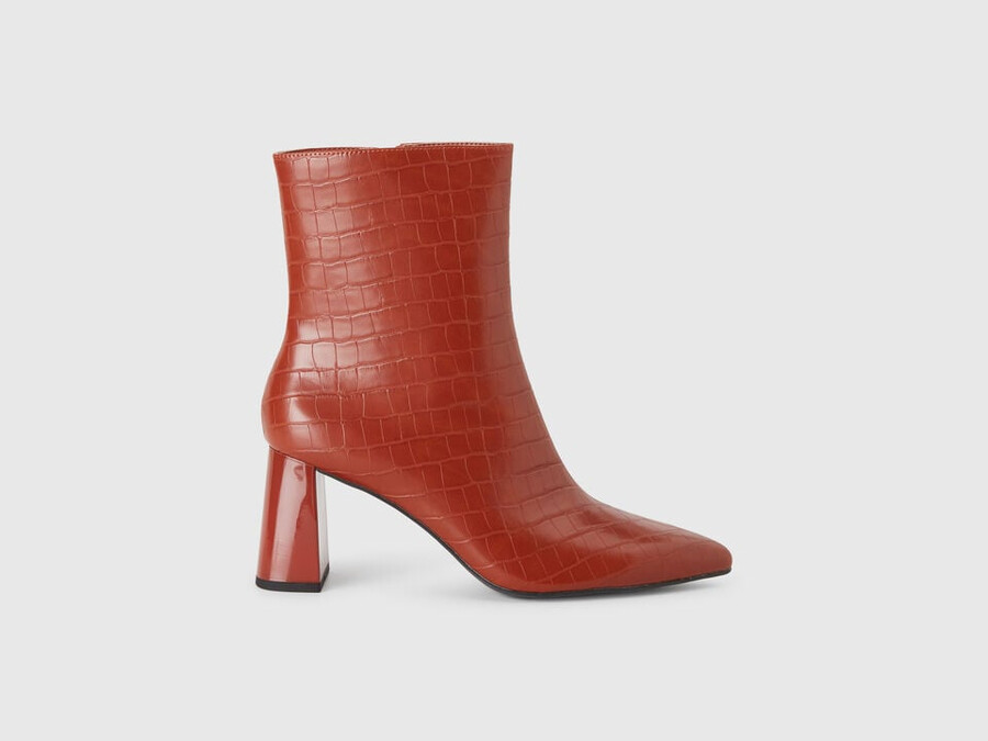 ankle boots with coconut print