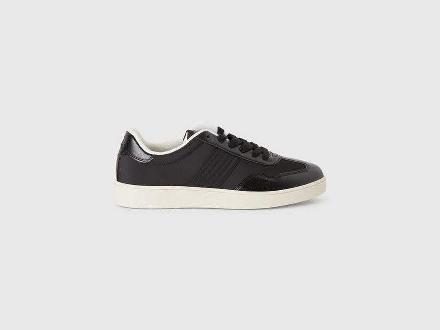 low-top sneakers with knit stitch blend