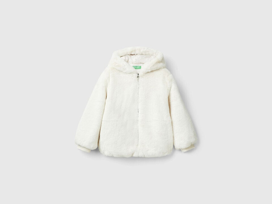 jacket in faux fur