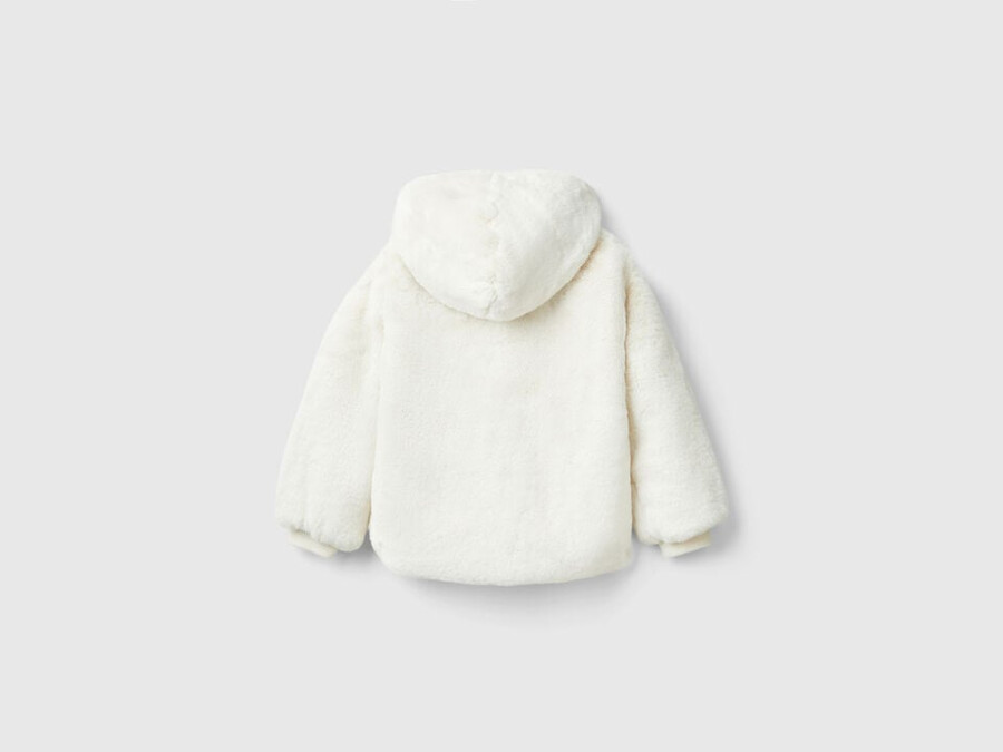 jacket in faux fur