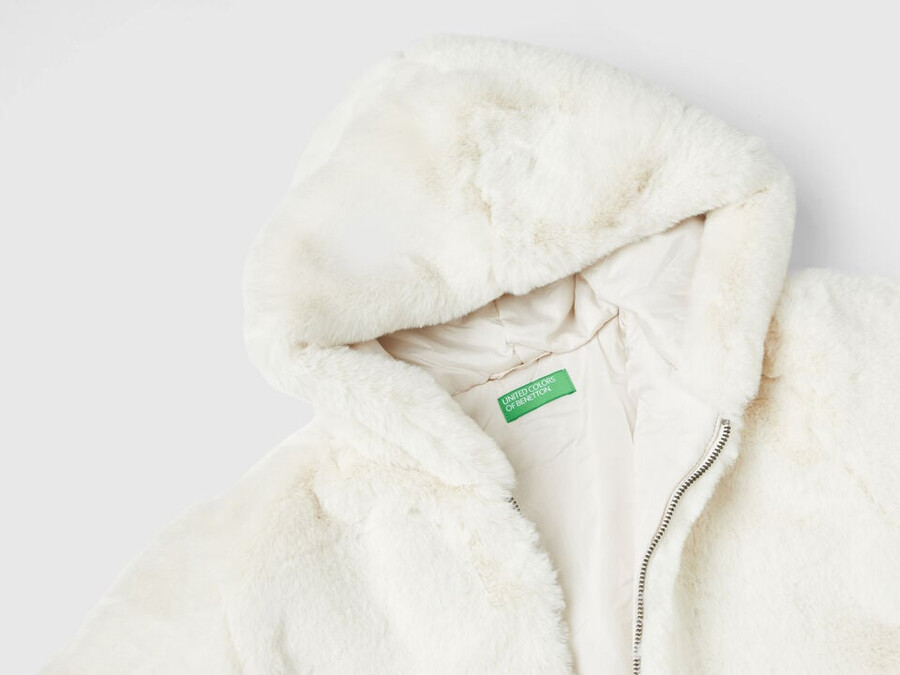 jacket in faux fur