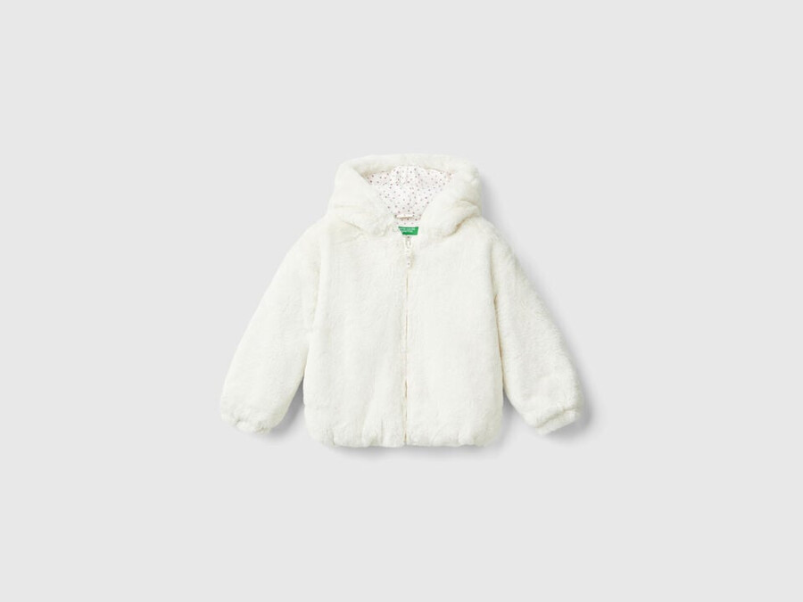 jacket in faux fur