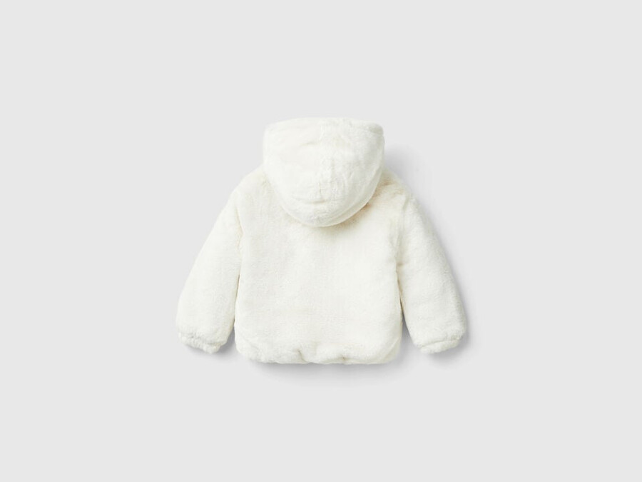 jacket in faux fur
