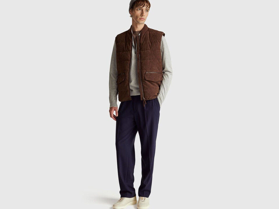 vest with pockets in corduroy