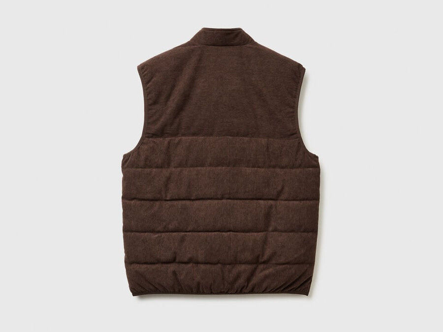 vest with pockets in corduroy