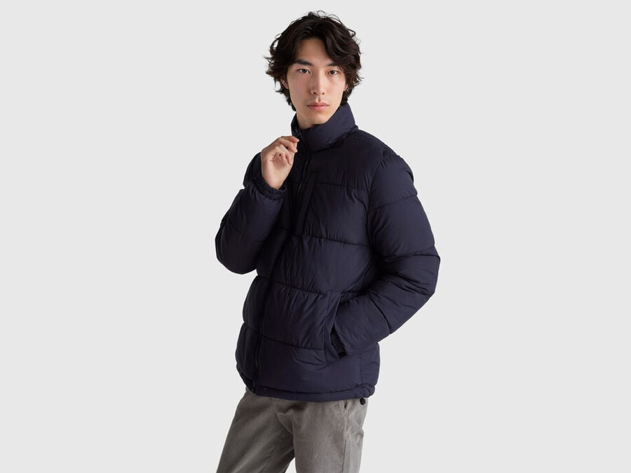 regular fit vest with recycled padding