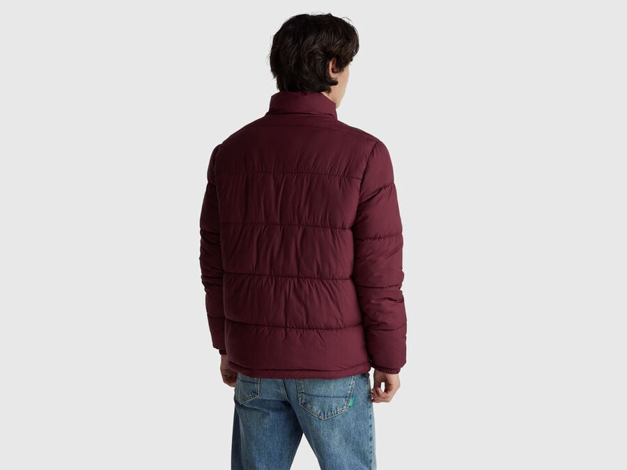 regular fit vest with recycled padding