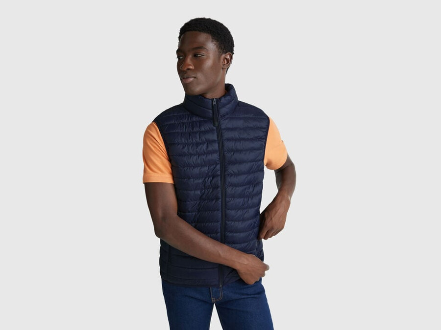 regular fit padded vest