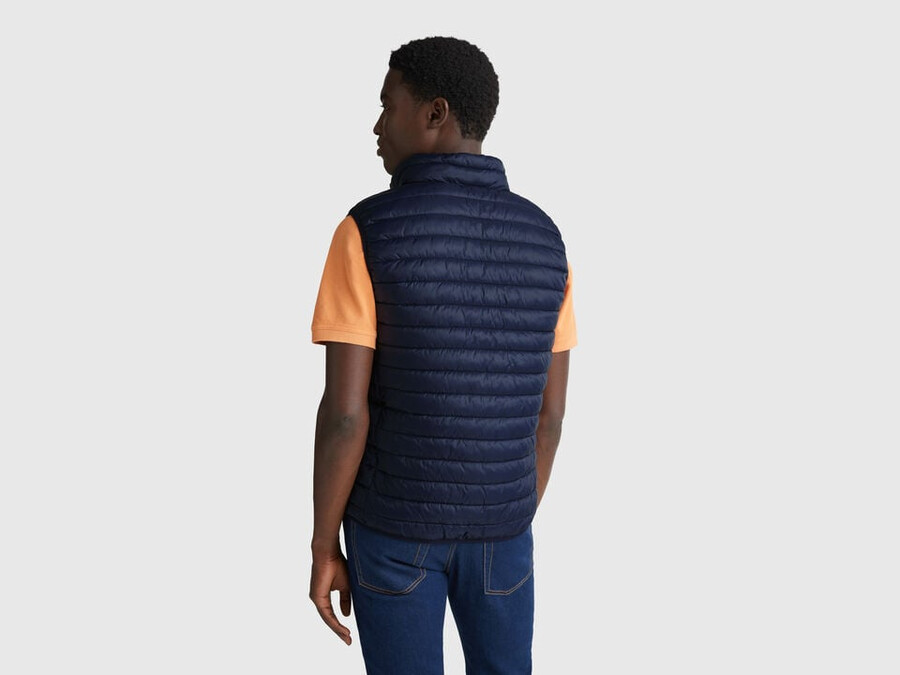 regular fit padded vest