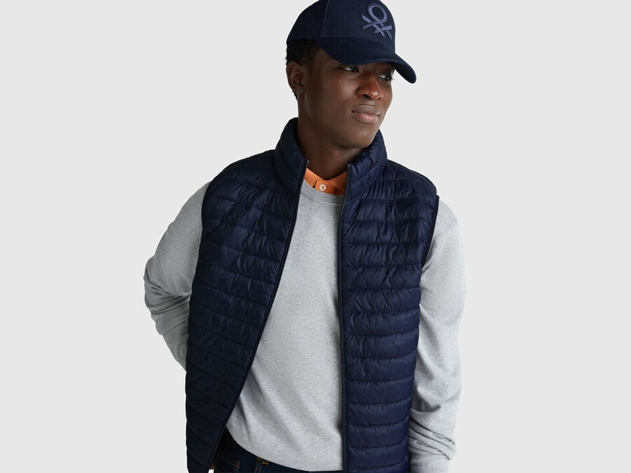 regular fit padded vest