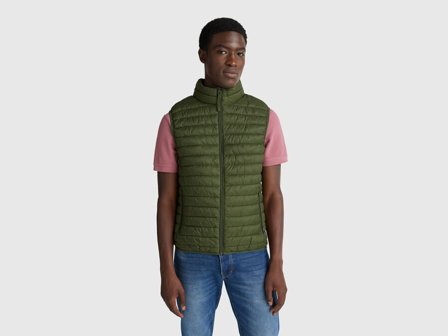 regular fit padded vest