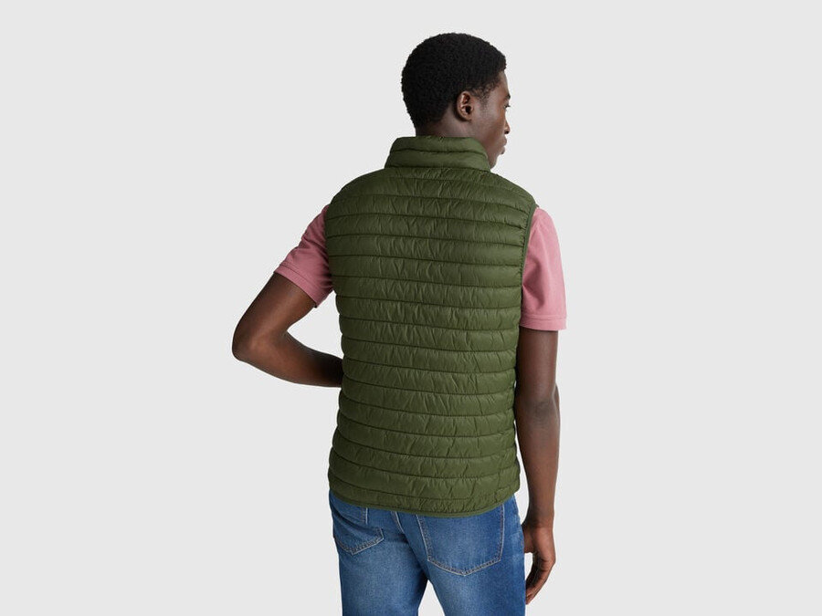 regular fit padded vest