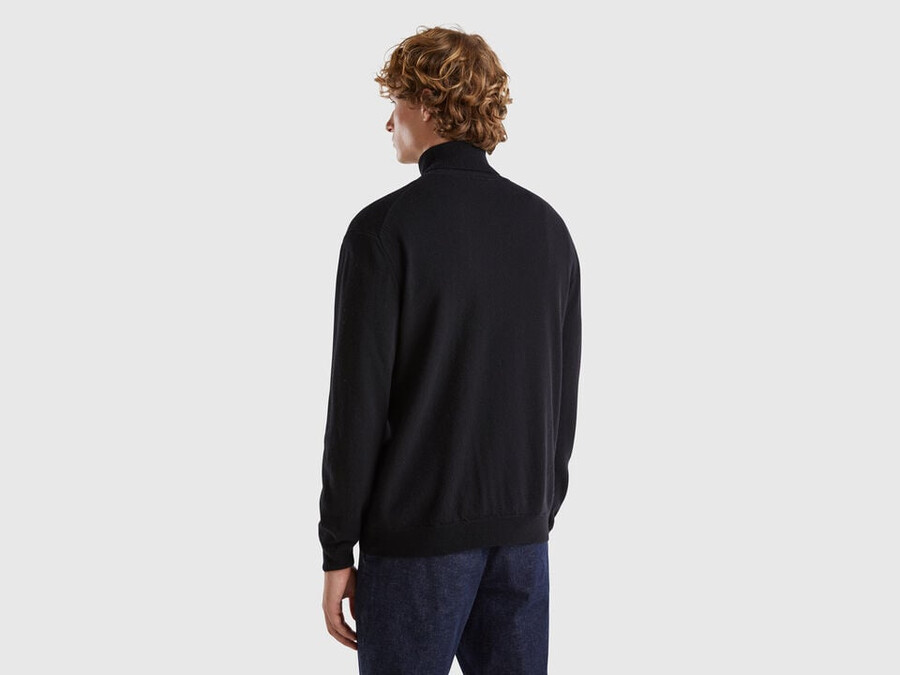 black turtleneck in pure merino wool