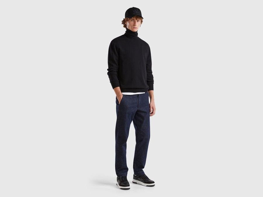 black turtleneck in pure merino wool
