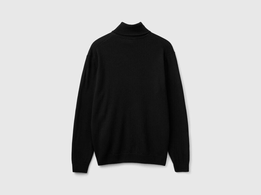 black turtleneck in pure merino wool