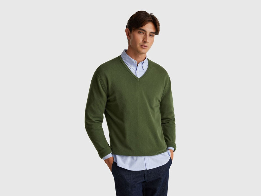 olive green v-neck sweater in pure merino wool