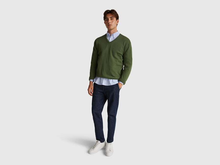 olive green v-neck sweater in pure merino wool