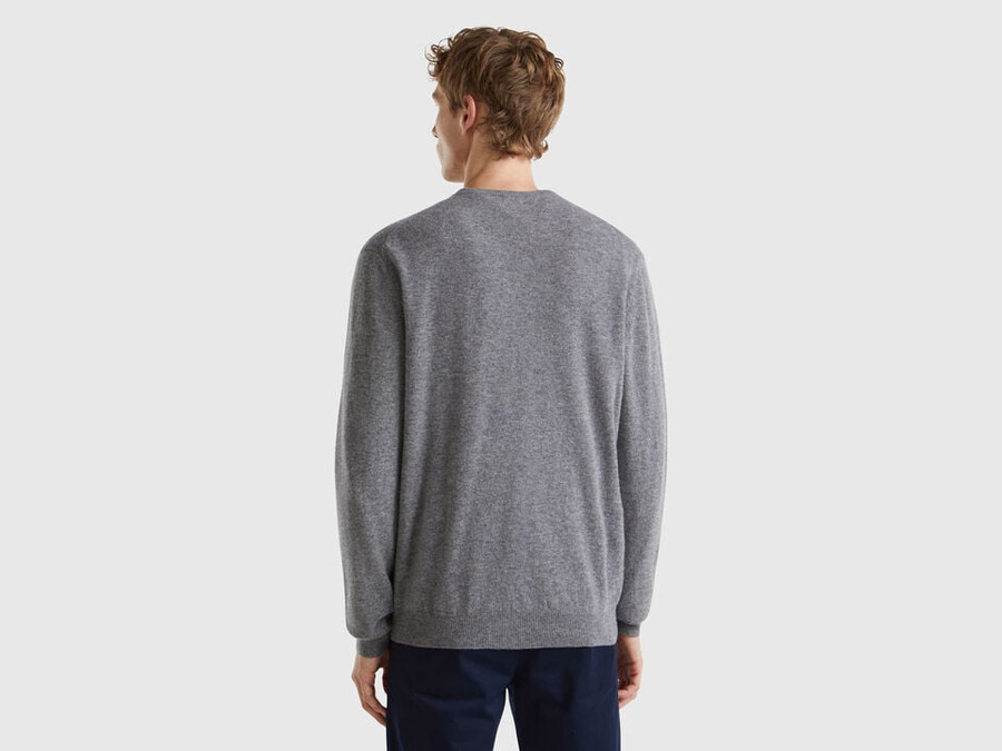 gray v-neck sweater in pure merino wool