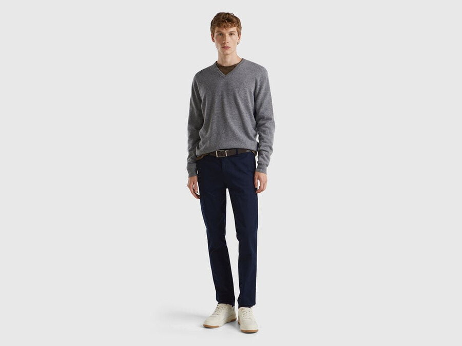 gray v-neck sweater in pure merino wool