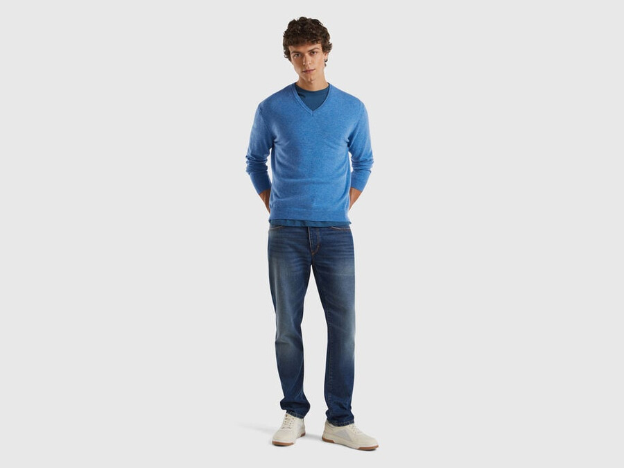 blue mélange v-neck sweater in pure merino wool