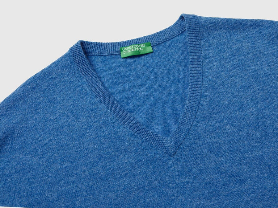 blue mélange v-neck sweater in pure merino wool