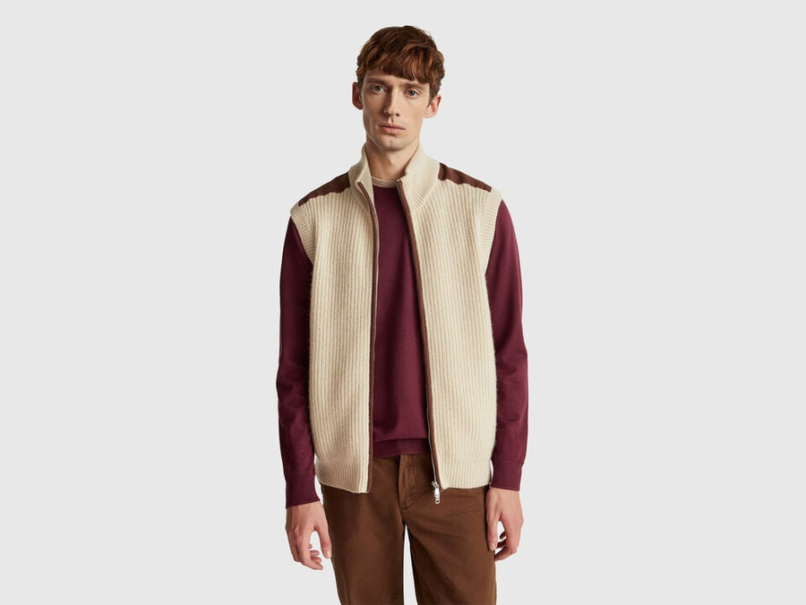 vest with zip in wool blend