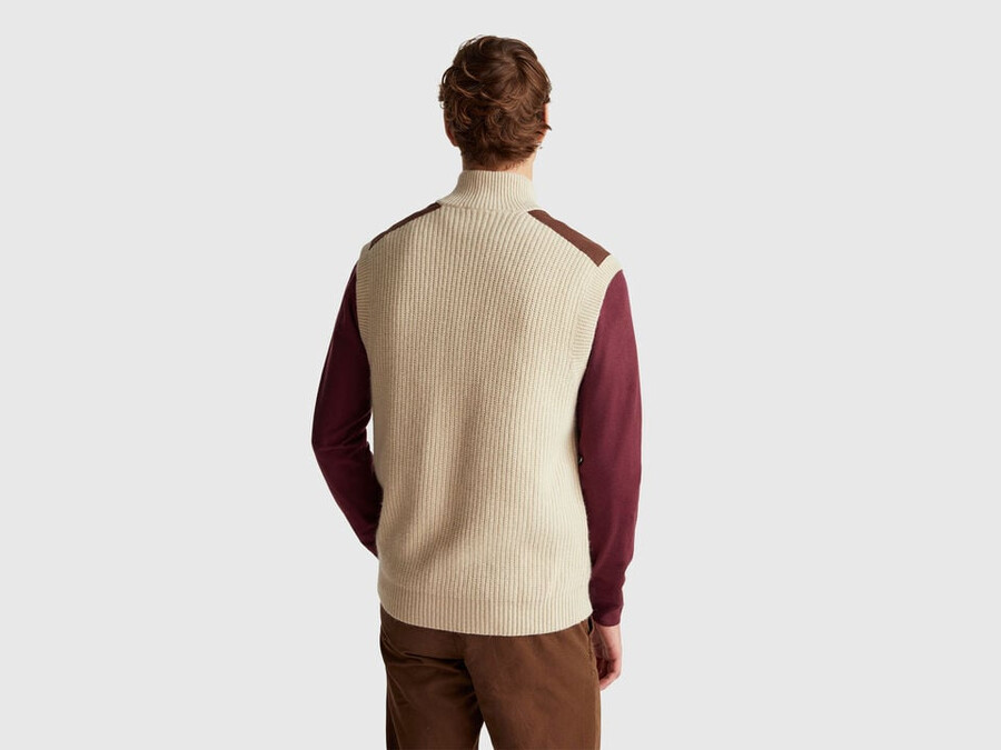 vest with zip in wool blend