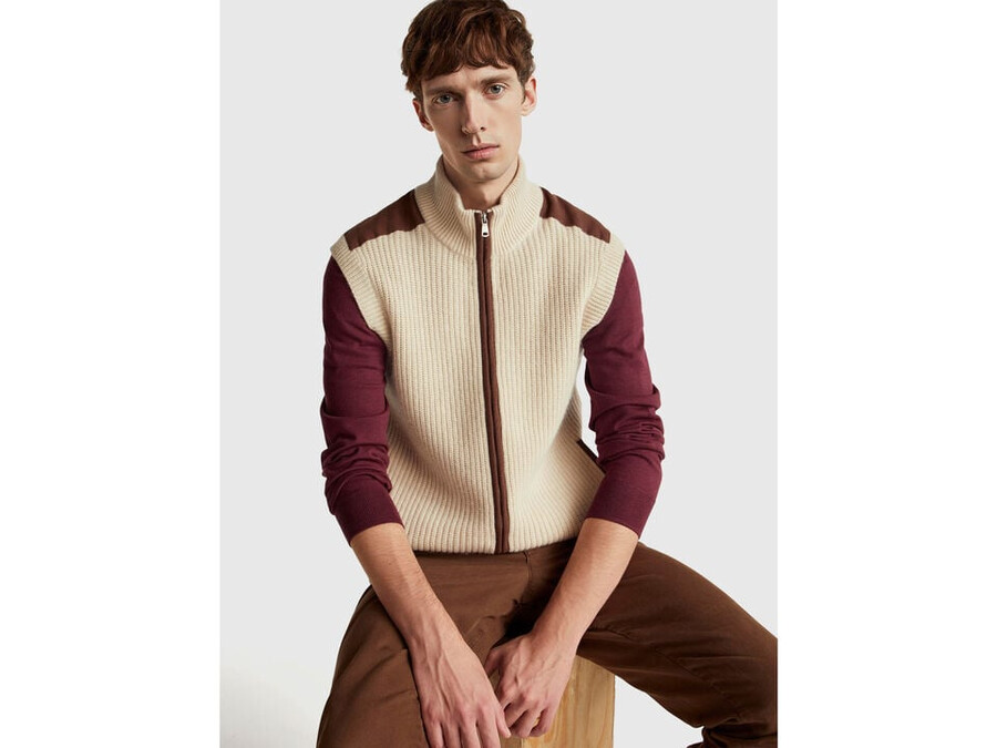 vest with zip in wool blend