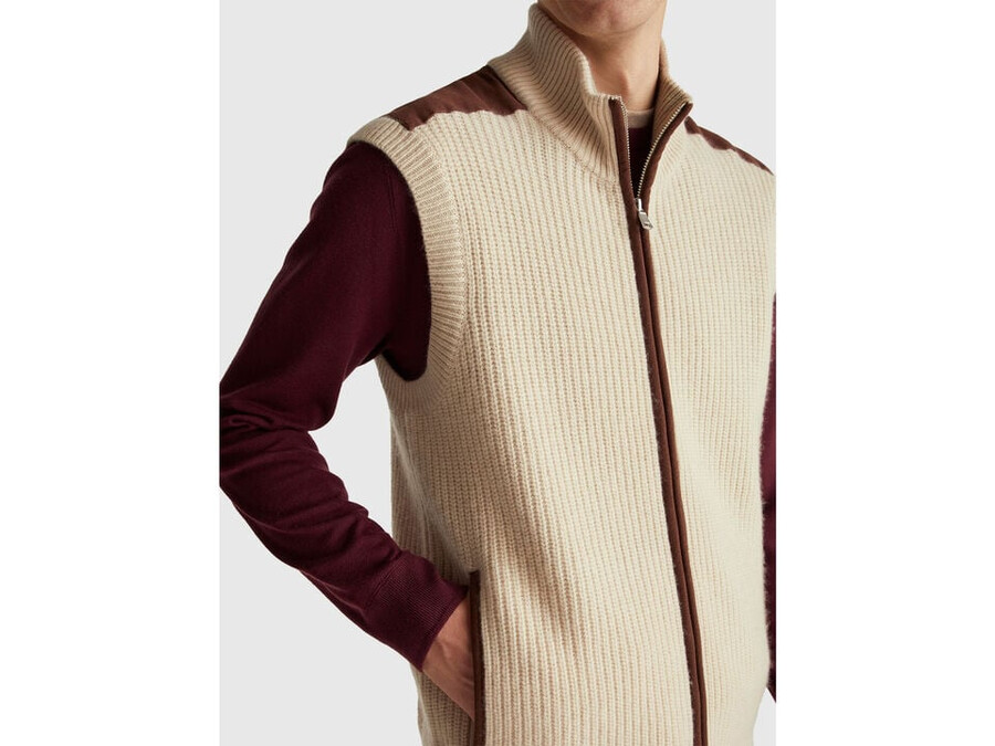 vest with zip in wool blend