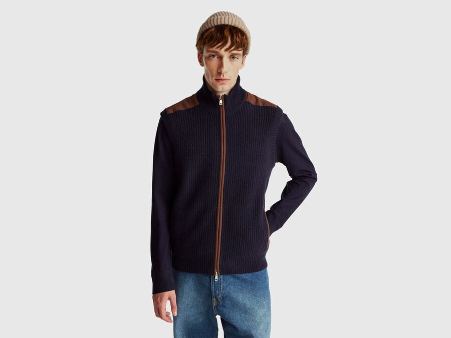 vest with zip in wool blend