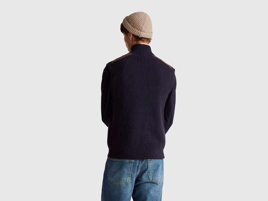 vest with zip in wool blend