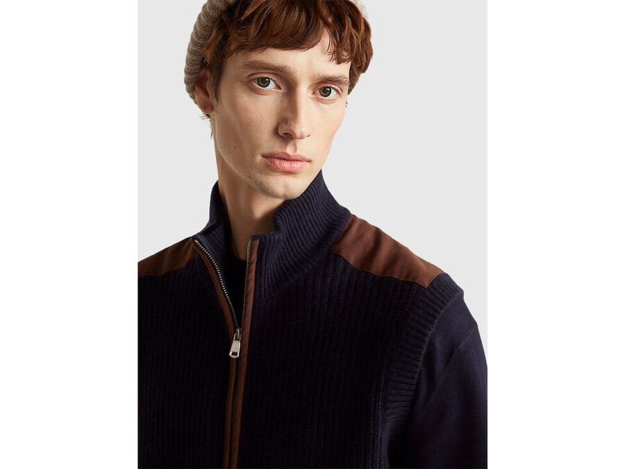 vest with zip in wool blend