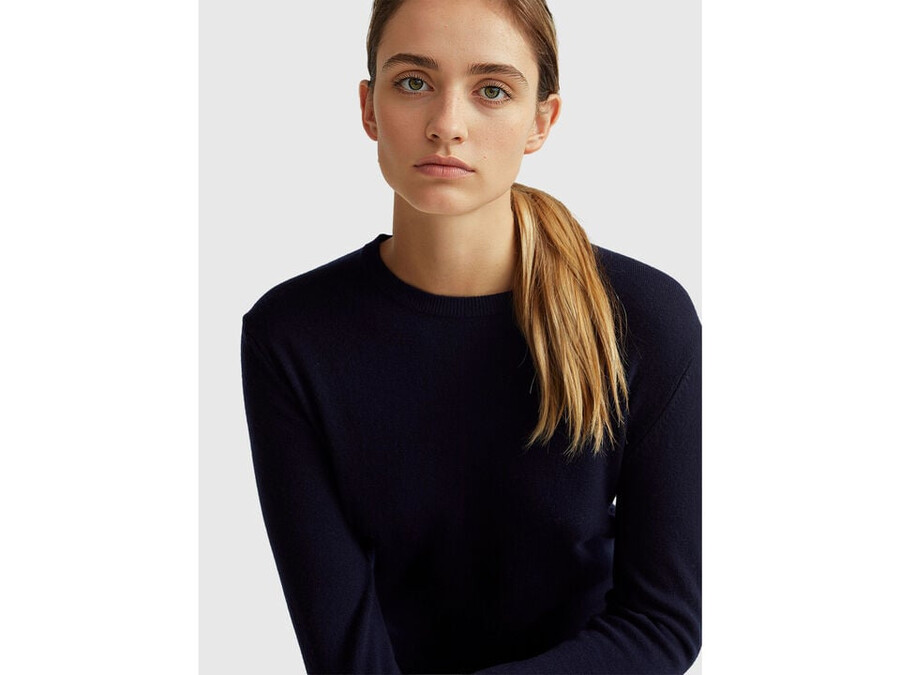 dark blue crew neck sweater in pure merino wool