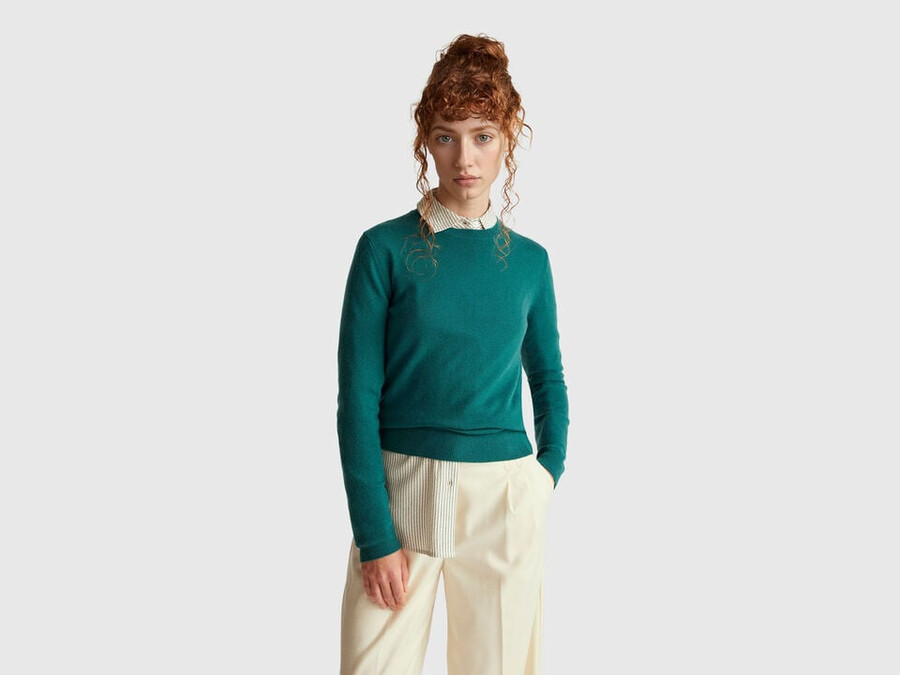 green crew neck sweater in merino wool