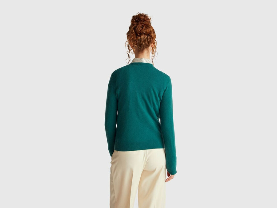 green crew neck sweater in merino wool