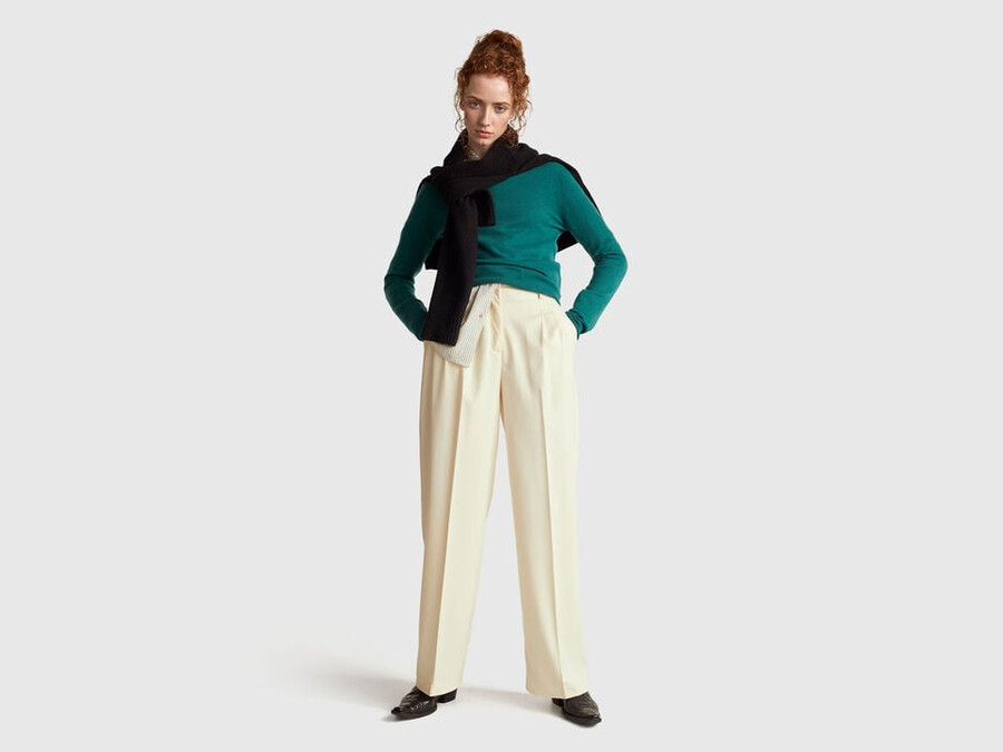 green crew neck sweater in merino wool