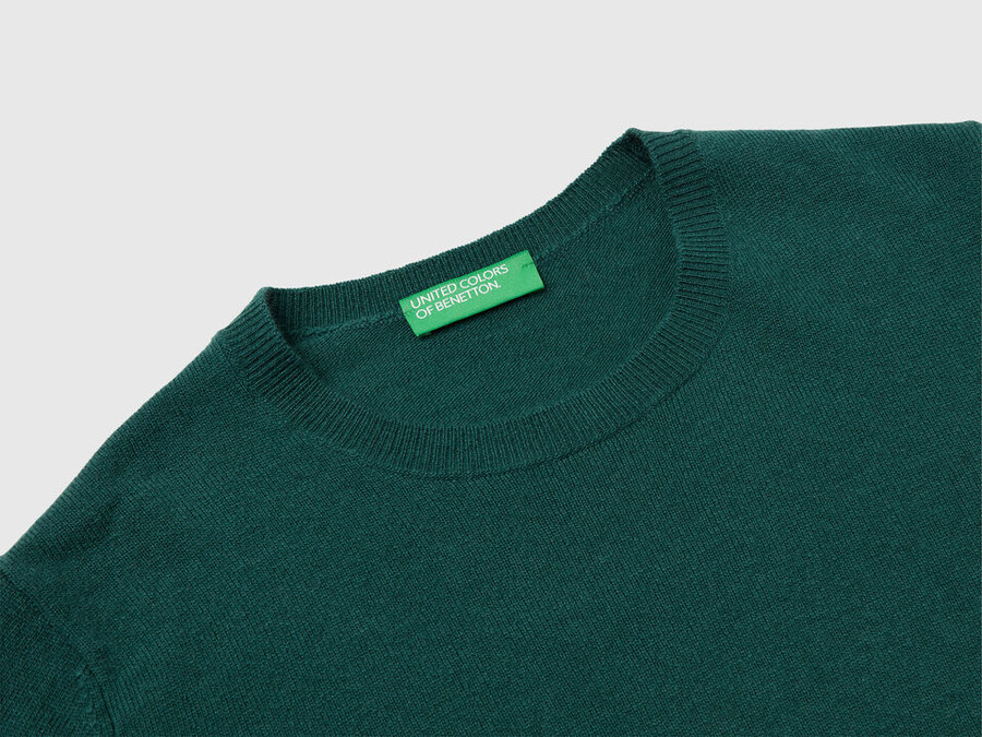 green crew neck sweater in merino wool