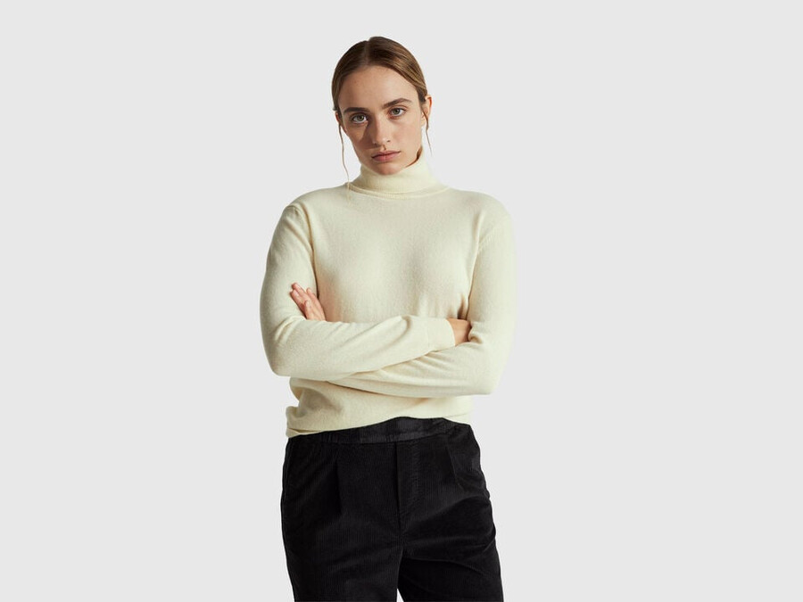 cream turtleneck sweater in pure merino wool