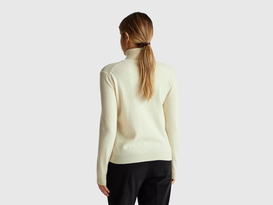 cream turtleneck sweater in pure merino wool