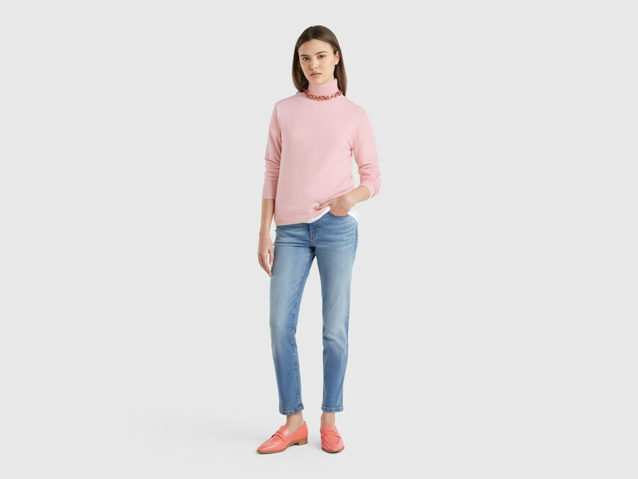 powder pink turtleneck sweater in pure merino wool