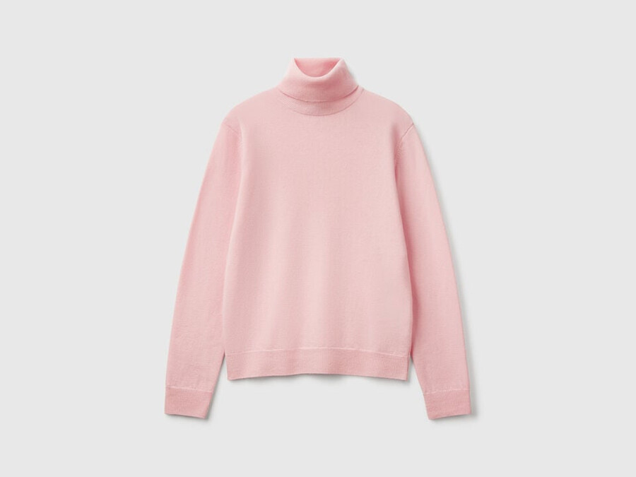 powder pink turtleneck sweater in pure merino wool